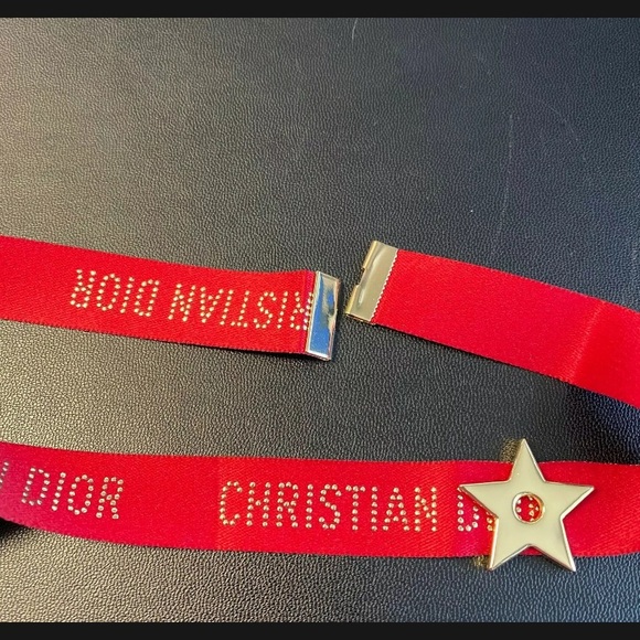 ๐5/$60 Christian Dior star ribbon bracelet - Picture 5 of 5